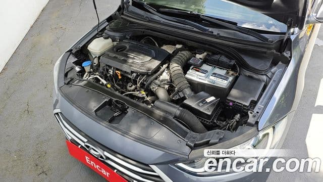 Hyundai Avante AD 1.6 e-VGT Smart, 2017 6