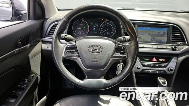 Hyundai Avante AD 1.6 e-VGT Smart, 2017 13