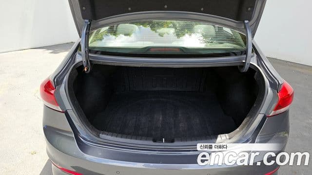 Hyundai Avante AD 1.6 e-VGT Smart, 2017 20