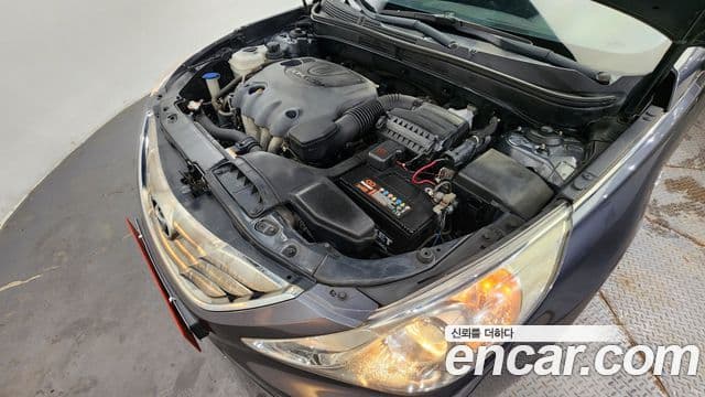 Hyundai YF Sonata Luxury, 2010 6