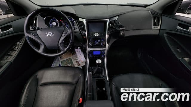 Hyundai YF Sonata Luxury, 2010 7