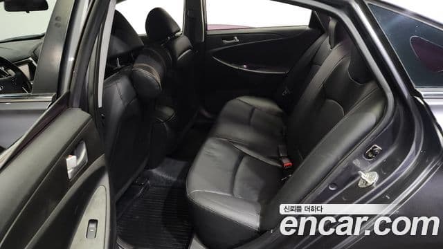 Hyundai YF Sonata Luxury, 2010 11