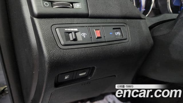 Hyundai YF Sonata Luxury, 2010 15