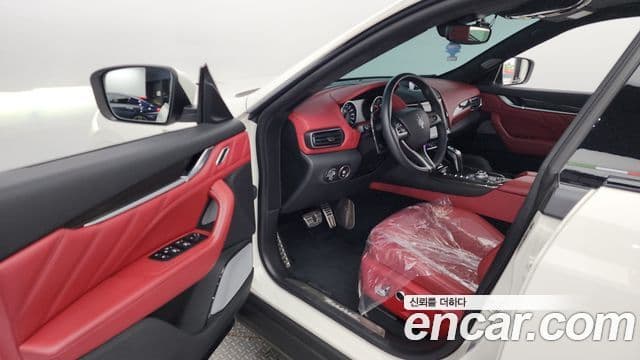 Maserati Levante 3.8 Trofeo, 2021 10