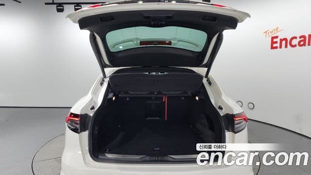 Maserati Levante 3.8 Trofeo, 2021 20