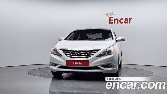 Hyundai YF Sonata LPI Premier(для людей с инвалидностью), 2010 3