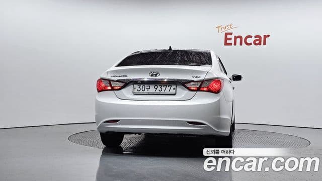 Hyundai YF Sonata LPI Premier(для людей с инвалидностью), 2010 4