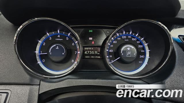 Hyundai YF Sonata LPI Premier(для людей с инвалидностью), 2010 8