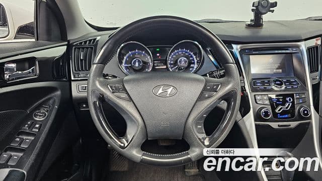 Hyundai YF Sonata LPI Premier(для людей с инвалидностью), 2010 14