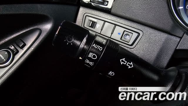 Hyundai YF Sonata LPI Premier(для людей с инвалидностью), 2010 17