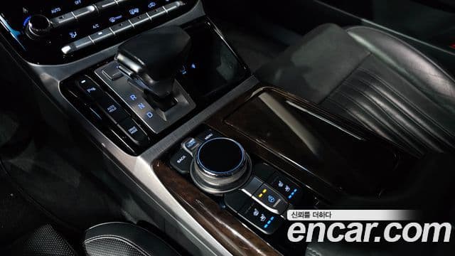 Genesis EQ900 Luxury, 2016 9