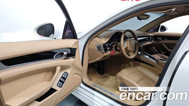 Porsche Panamera 970, 2011 10