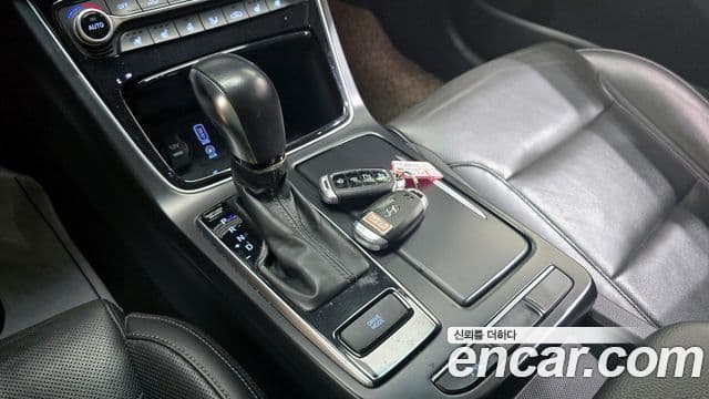 Hyundai Grandeur IG 3.0 LPi Modern (арендный автомобиль), 2018 9