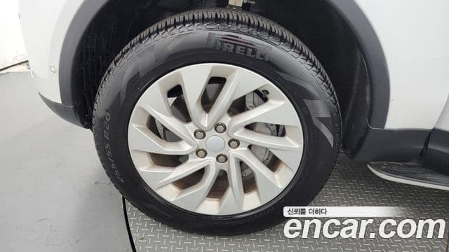 Land Rover Discovery 5 2.0 P300 S, 2024 все фото