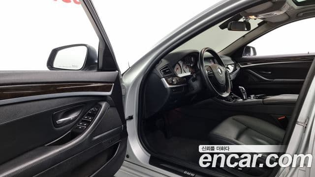 BMW 5시리즈 (F10), 2010 11