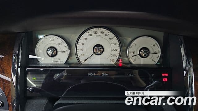 Rolls-Royce 고스트 6.6 EWB V12, 2018 8