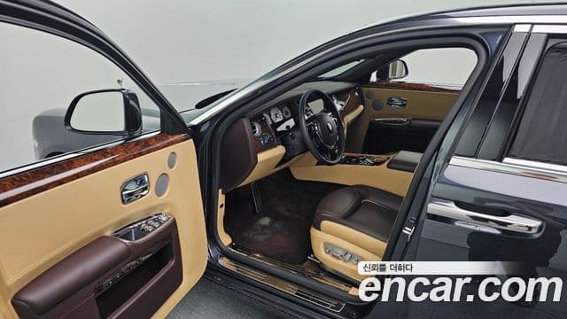 Rolls-Royce 고스트 6.6 EWB V12, 2018 10