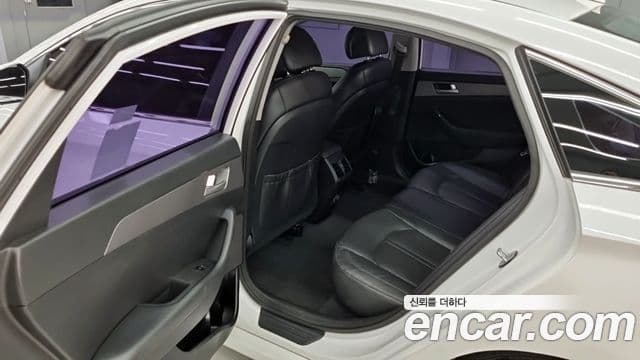 Hyundai LF Sonata Special, 2015 11