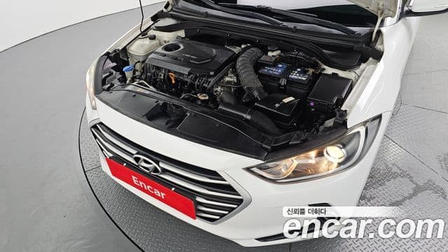 Hyundai Avante AD 1.6 e-VGT Smart, 2016 6