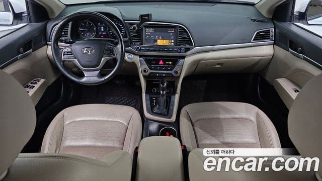 Hyundai Avante AD 1.6 e-VGT Smart, 2016 7