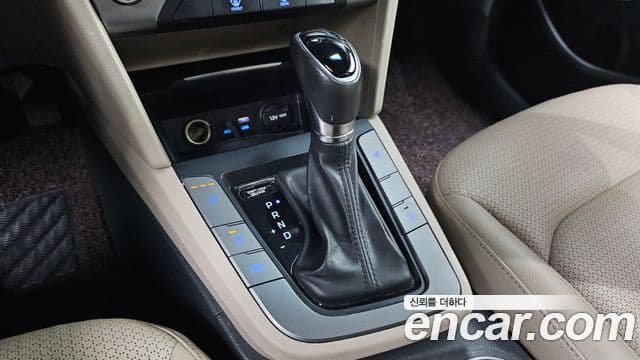 Hyundai Avante AD 1.6 e-VGT Smart, 2016 9