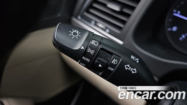 Hyundai Avante AD 1.6 e-VGT Smart, 2016 13