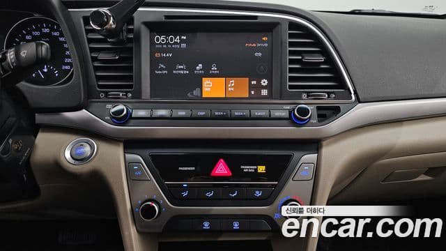 Hyundai Avante AD 1.6 e-VGT Smart, 2016 14