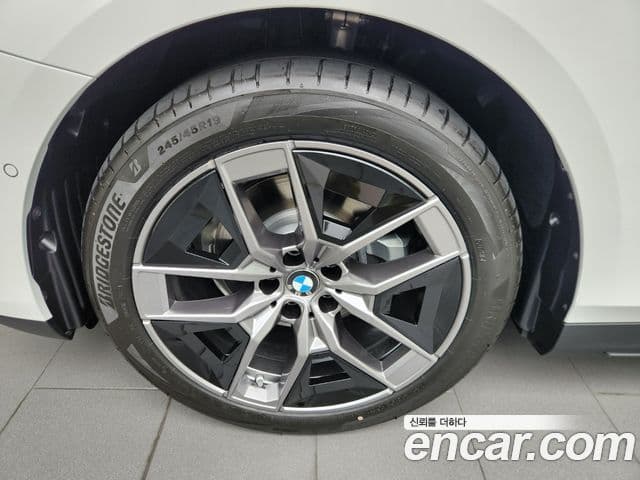 BMW 5시리즈 (G60), 2025 все фото