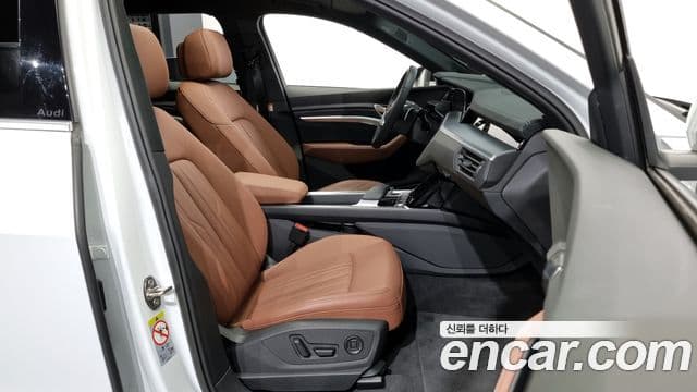 Audi Q8 e-Tron (GE), 2024 11