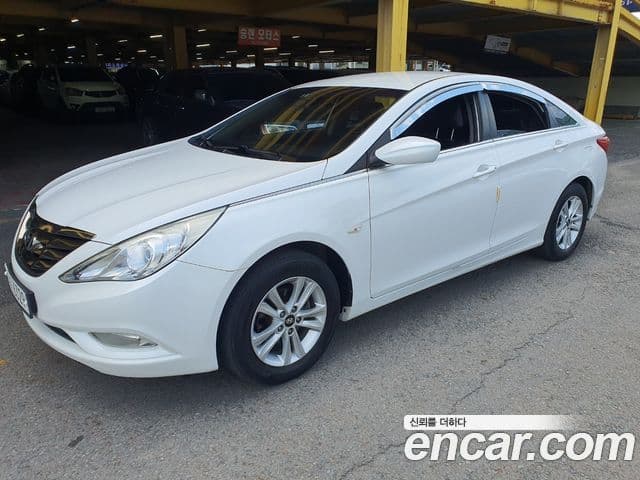 Hyundai YF Sonata Luxury, 2011 1