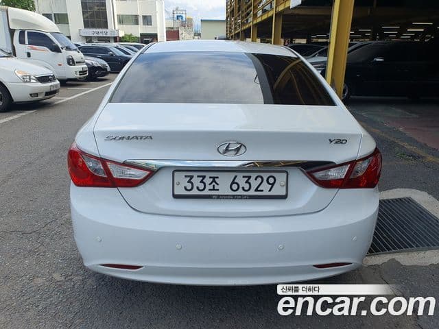 Hyundai YF Sonata Luxury, 2011 4