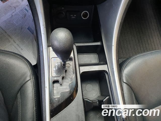 Hyundai YF Sonata Luxury, 2011 9