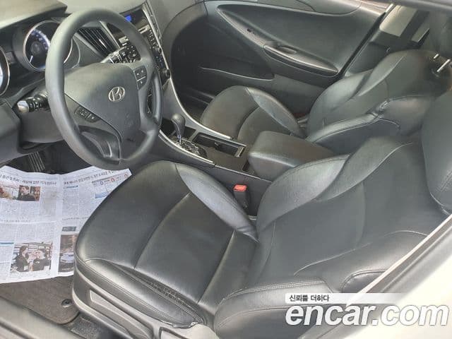 Hyundai YF Sonata Luxury, 2011 10