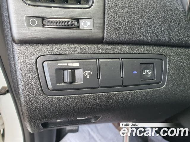 Hyundai YF Sonata Luxury, 2011 11