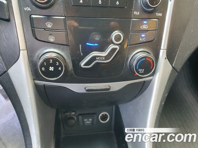 Hyundai YF Sonata Luxury, 2011 12