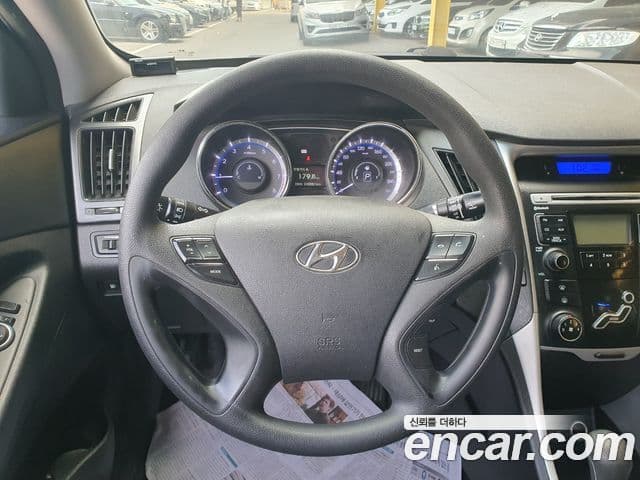 Hyundai YF Sonata Luxury, 2011 17