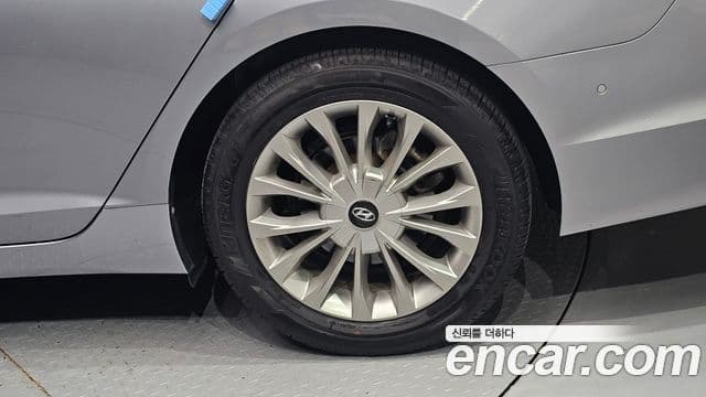 Hyundai LF Sonata LPI Modern(для людей с инвалидностью), 2015 все фото