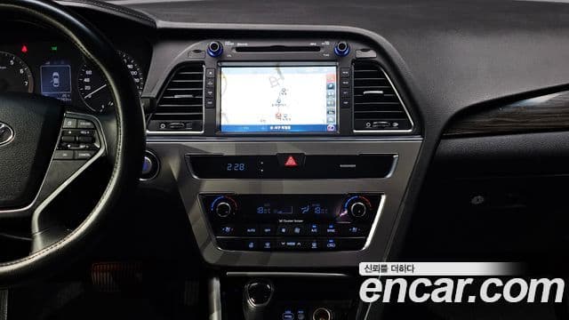 Hyundai LF Sonata LPI Modern(для людей с инвалидностью), 2015 13