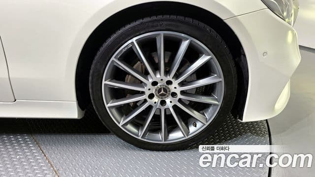 Mercedes-Benz E-класс W213 E220d кабриолет, 2018 все фото