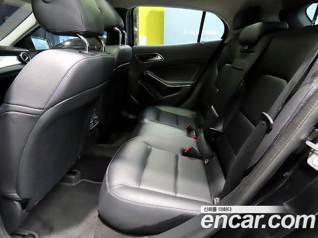 Mercedes-Benz GLA-класс X156 Premium, 2019 11