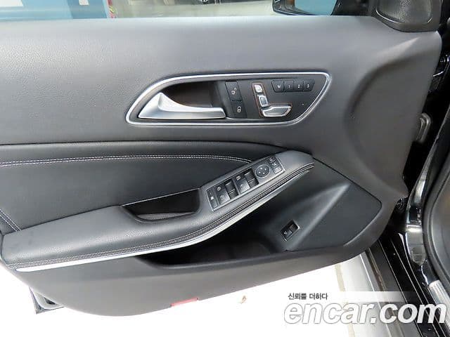 Mercedes-Benz GLA-класс X156 Premium, 2019 16