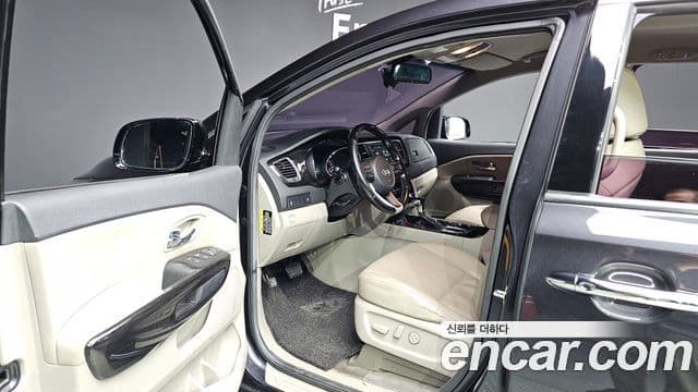 Kia The / новый New Carnival Prestige, 2019 10