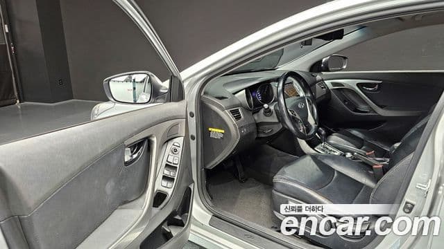 Hyundai Avante MD Premier, 2012 11