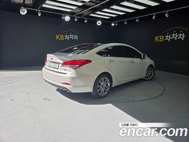 Hyundai i40 살룬 Premium, 2012 4