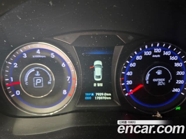 Hyundai i40 살룬 Premium, 2012 8