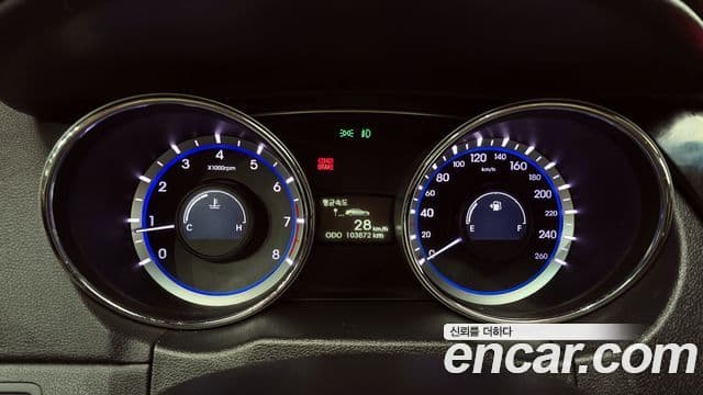 Hyundai YF Sonata Luxury, 2011 8