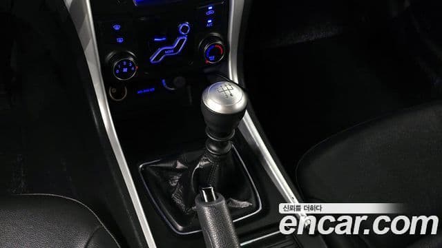 Hyundai YF Sonata Luxury, 2011 9