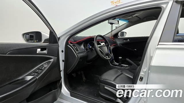 Hyundai YF Sonata Luxury, 2011 11