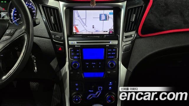 Hyundai YF Sonata Luxury, 2011 16