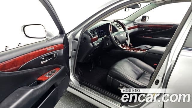 Lexus LS460L XF40, 2010 11